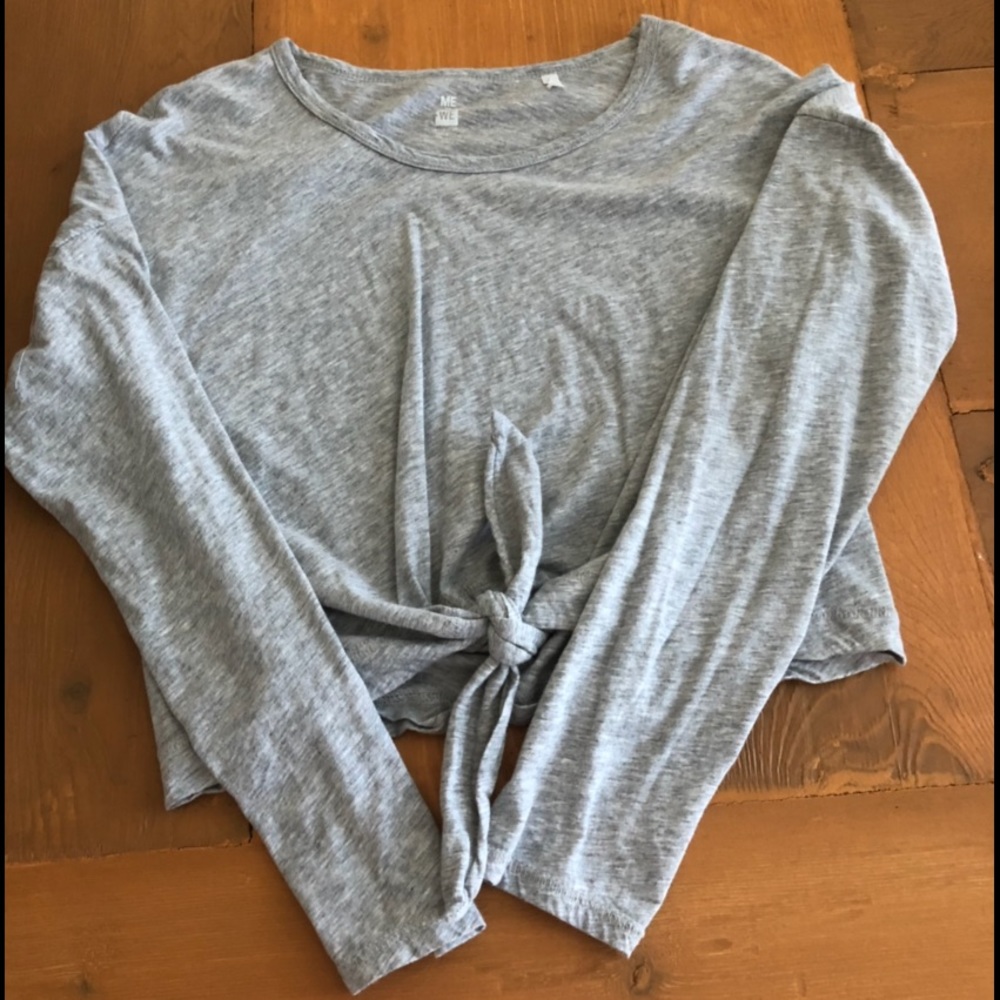 SOLD—Long sleeve crop top